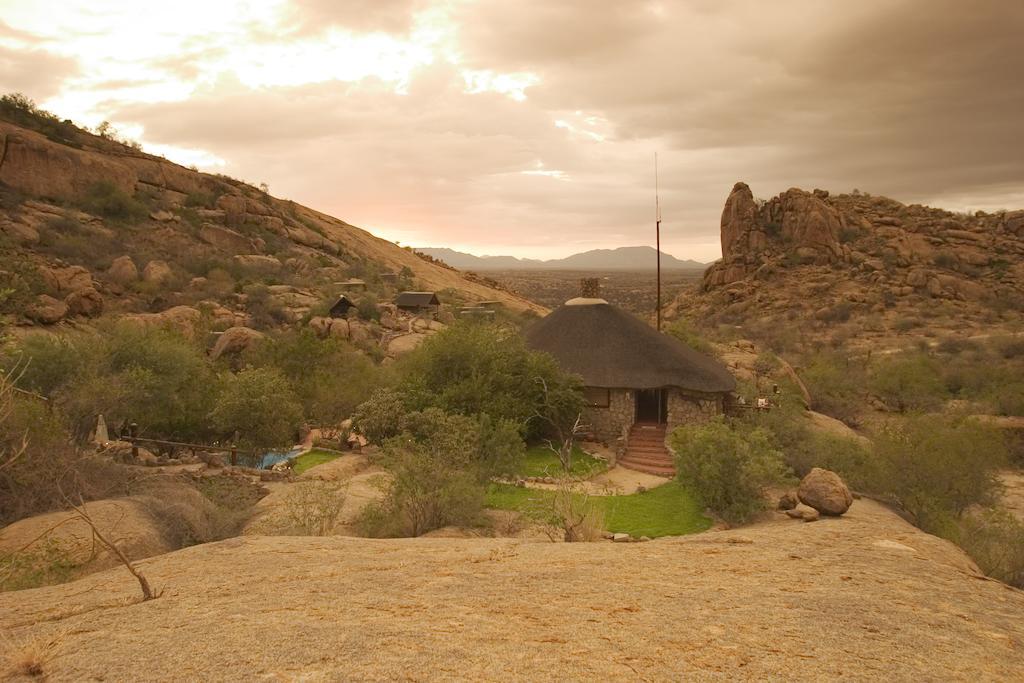 Erongo Wilderness Lodge Omaruru Exteriör bild
