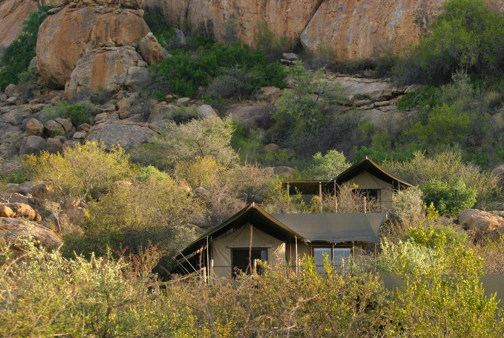 Erongo Wilderness Lodge Omaruru Exteriör bild